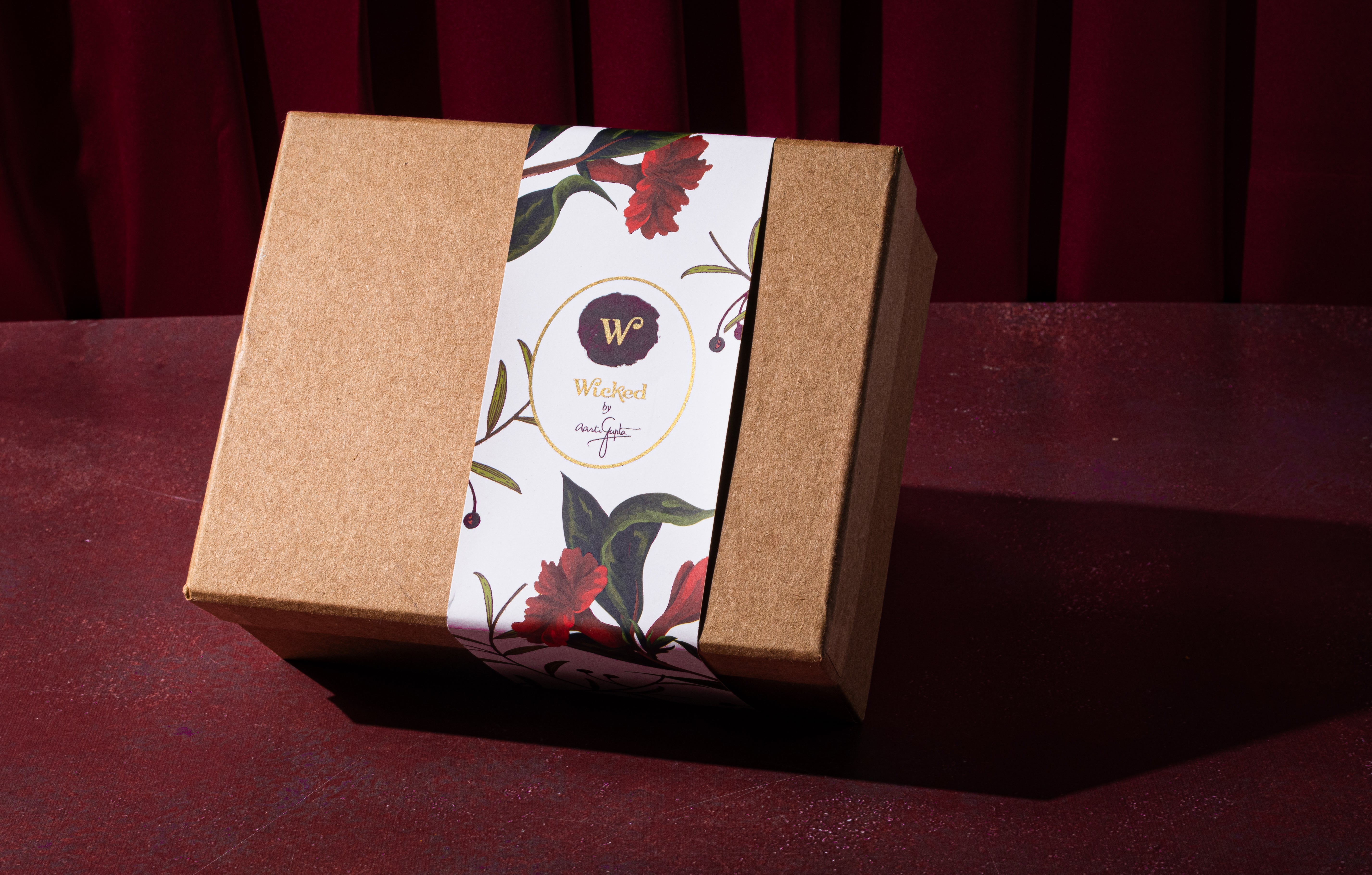 Karwachauth Special Plain & Meethi Mathri Gift Box