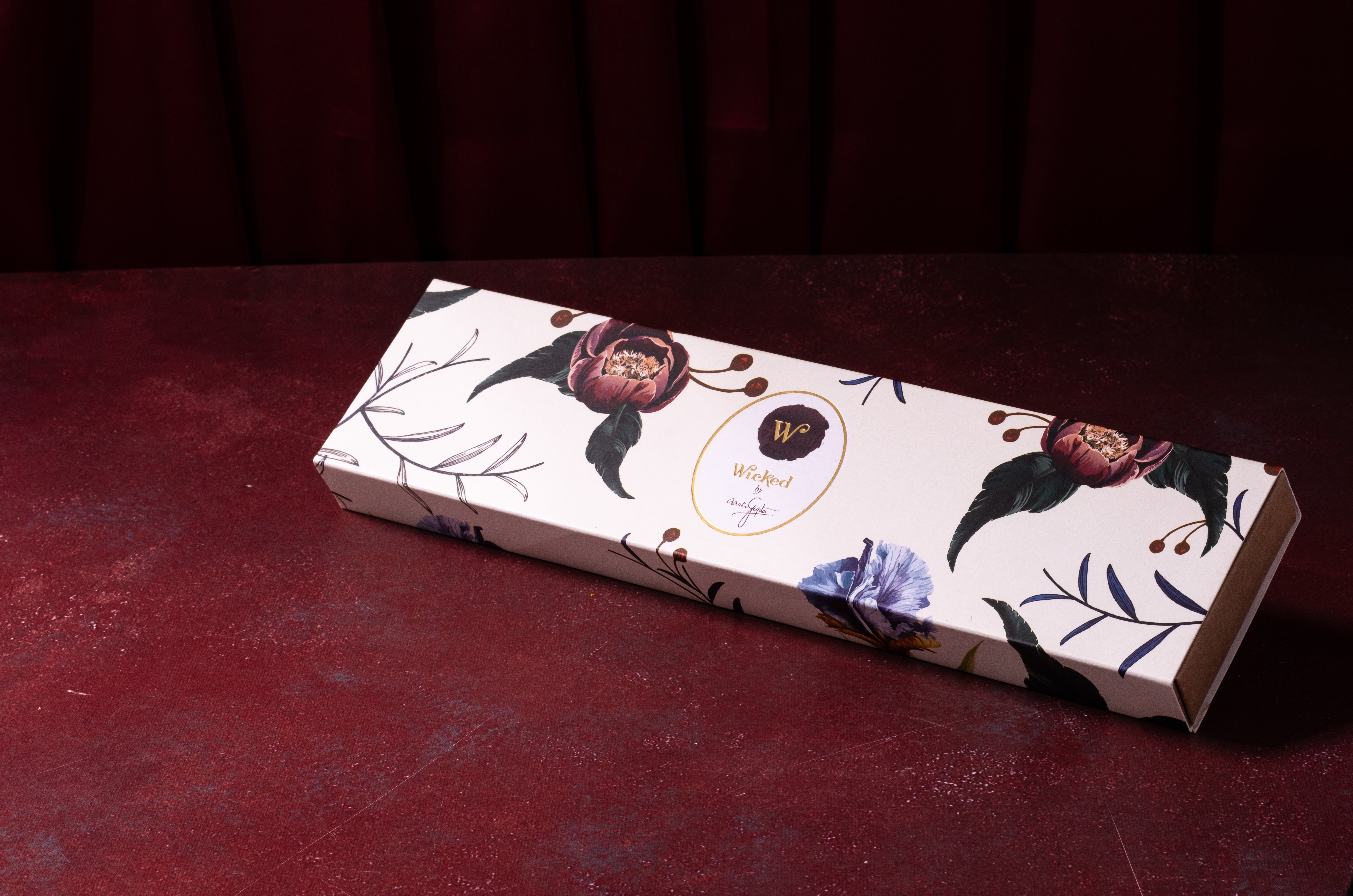 Saffron Cashew Pistachio Florentines