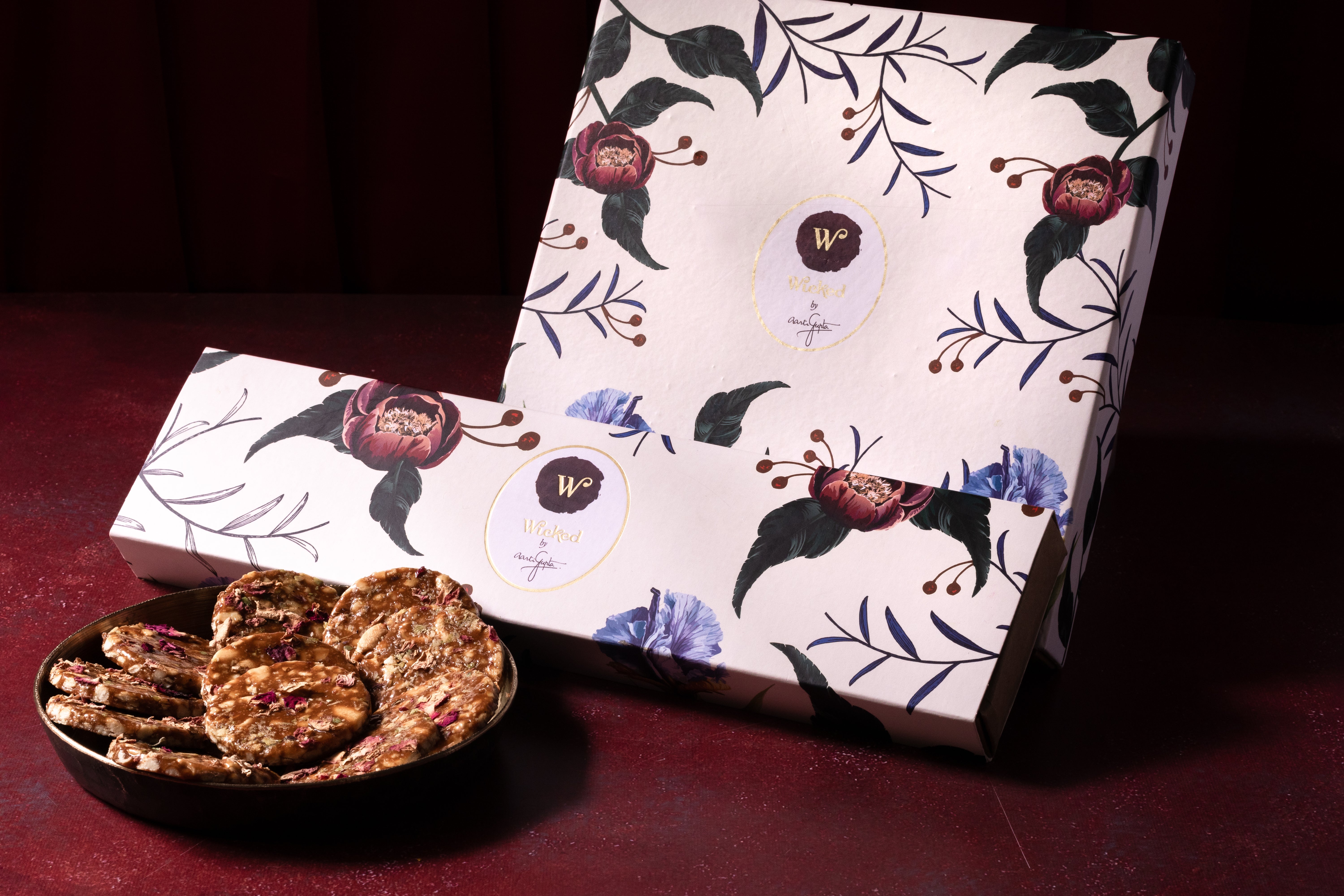 Saffron Cashew Pistachio Florentines