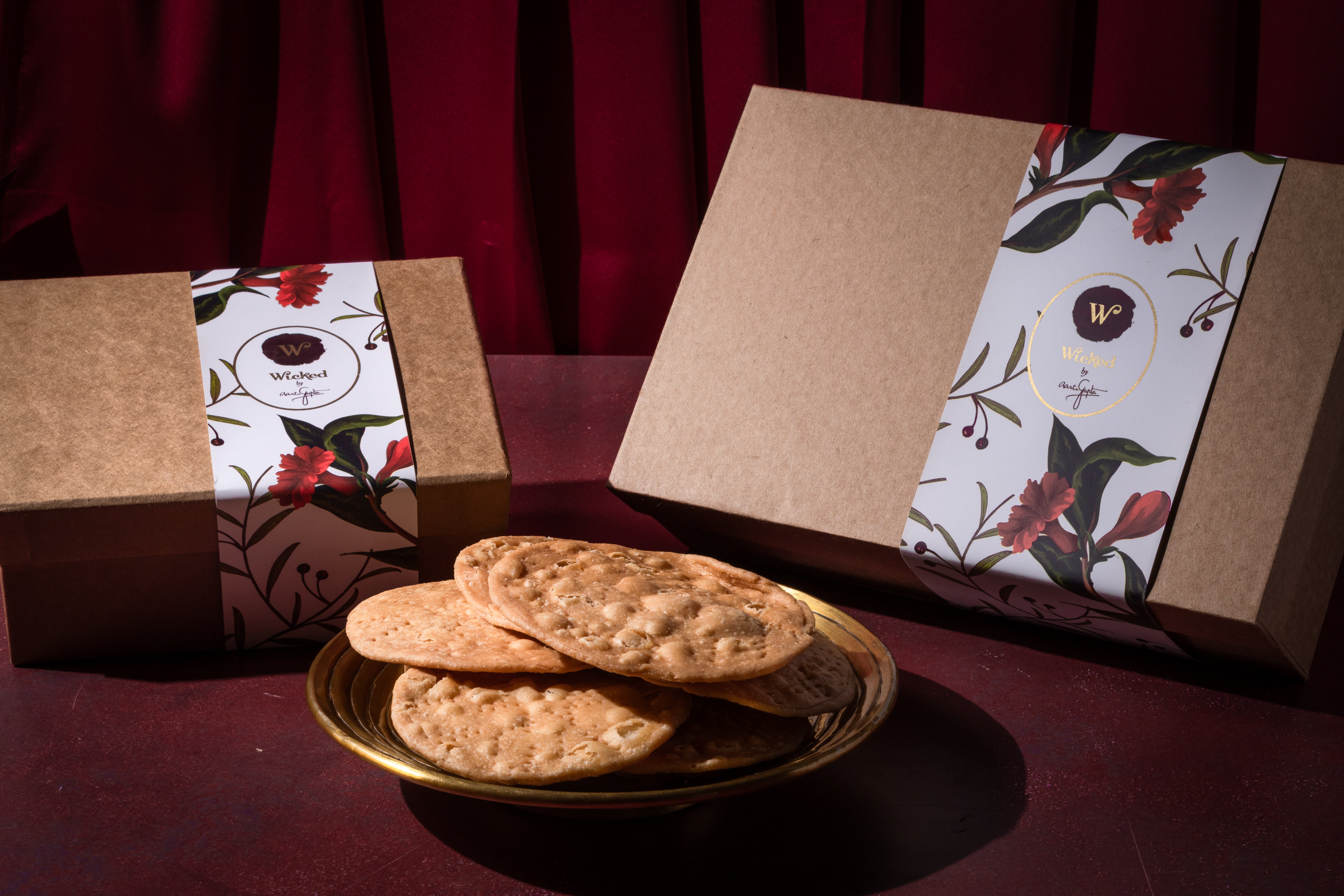 Karwachauth Special Plain & Meethi Mathri Gift Box